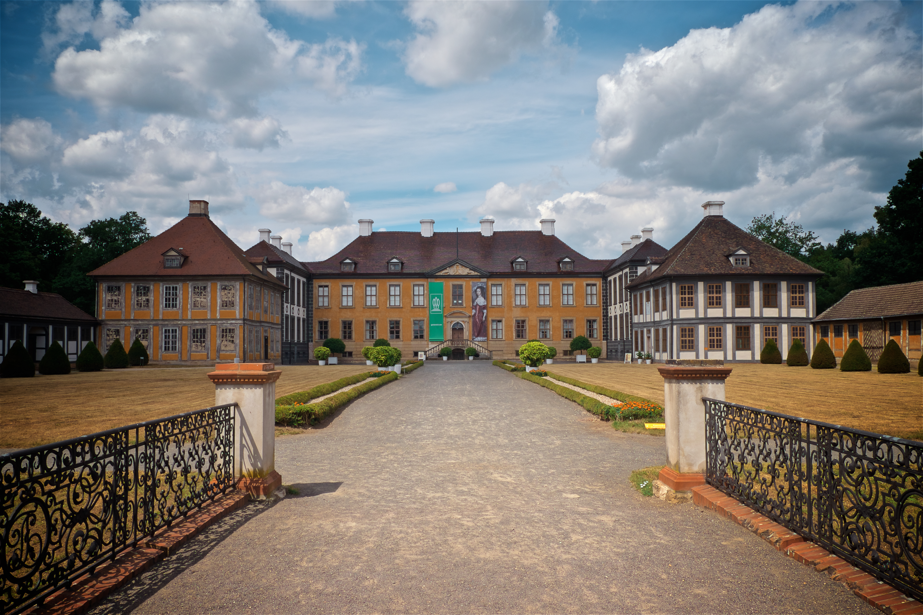 Bild ohne Beschreibung Bild ohne Beschreibung