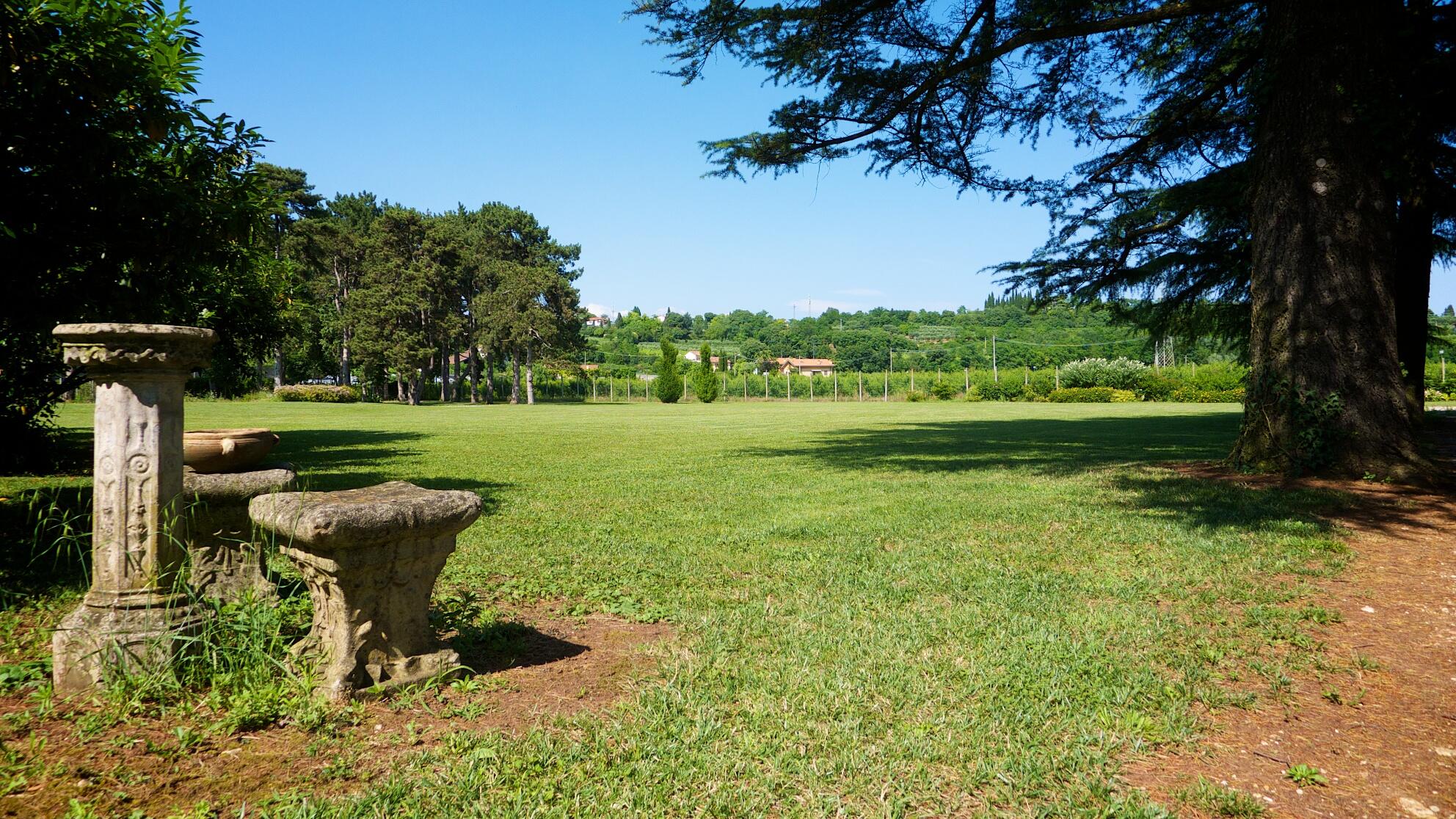 Bild ohne Beschreibung Bild ohne Beschreibung