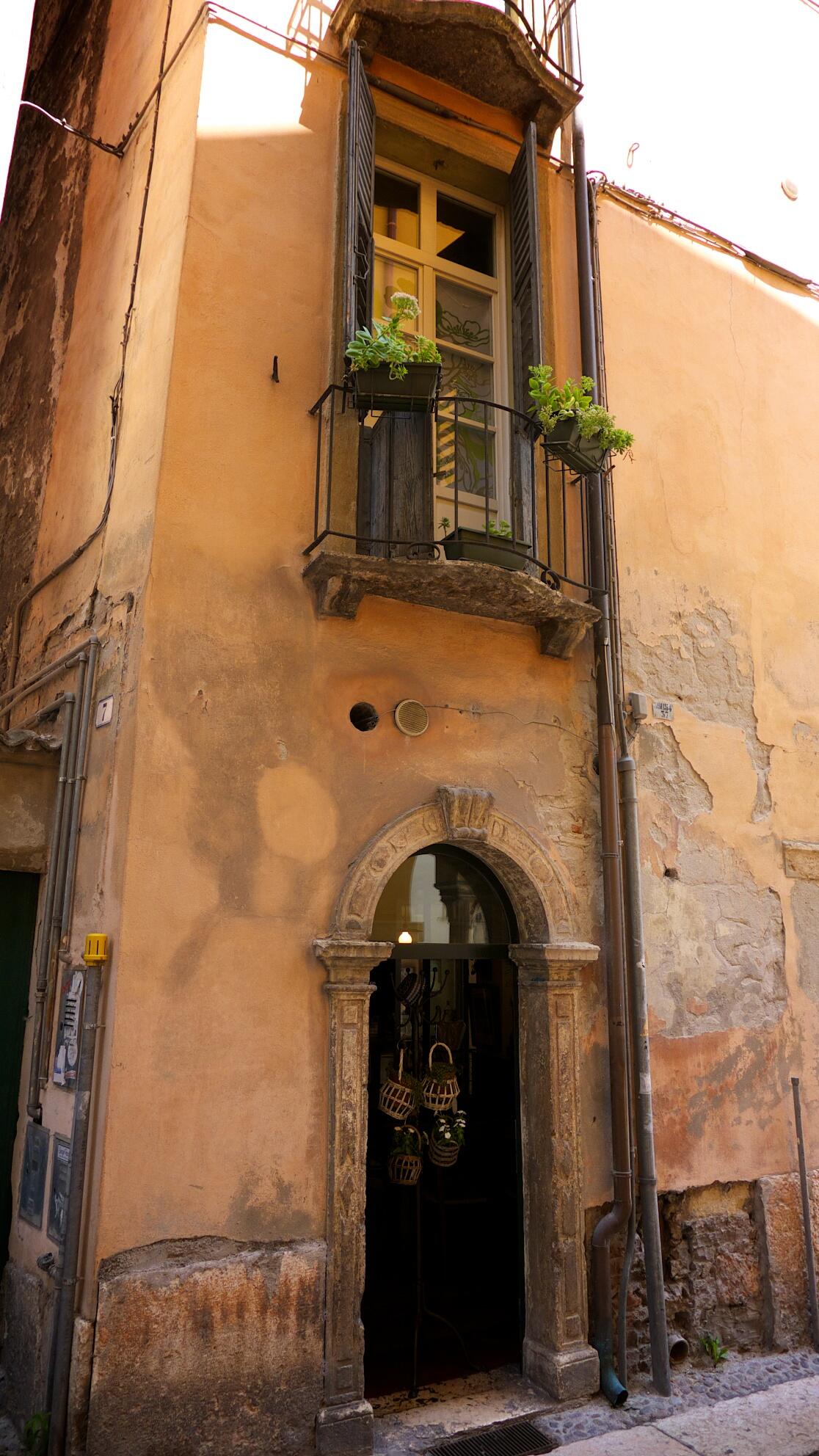 Bild ohne Beschreibung Bild ohne Beschreibung