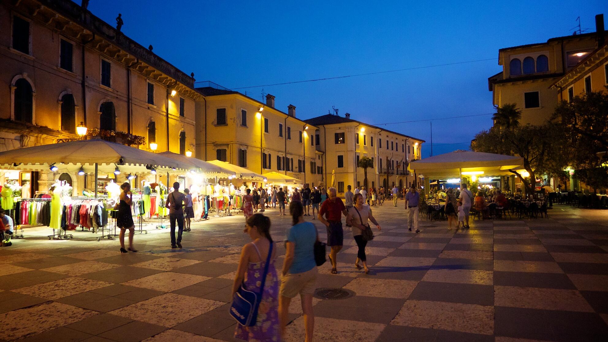 Bild ohne Beschreibung Bild ohne Beschreibung