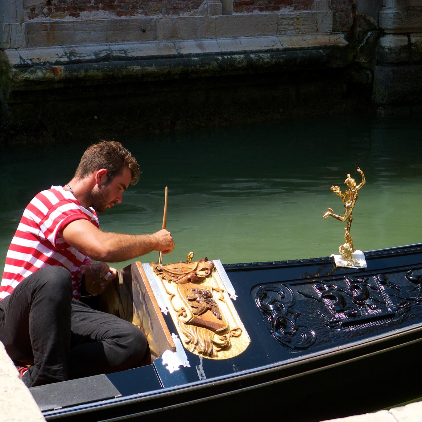 Bild ohne Beschreibung Bild ohne Beschreibung