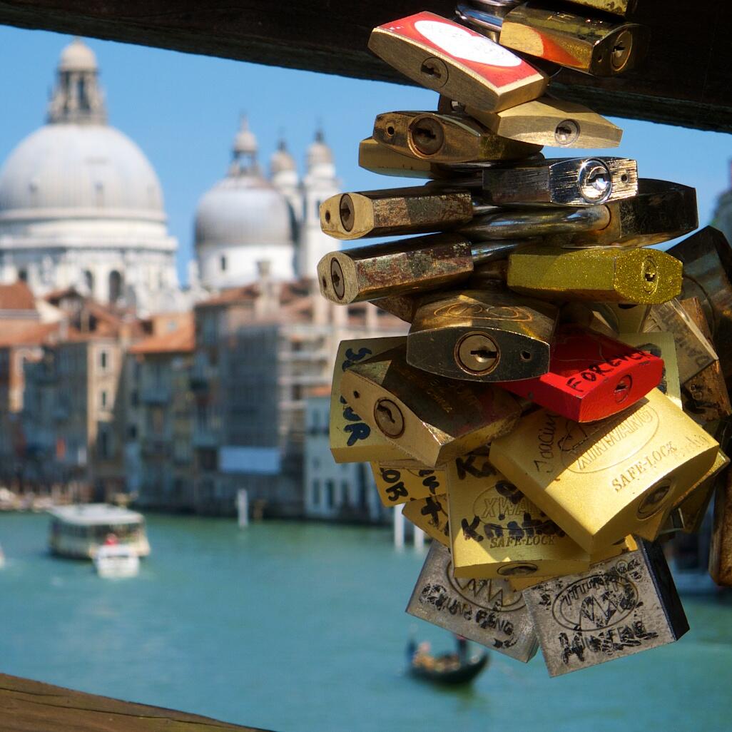 Bild ohne Beschreibung Bild ohne Beschreibung