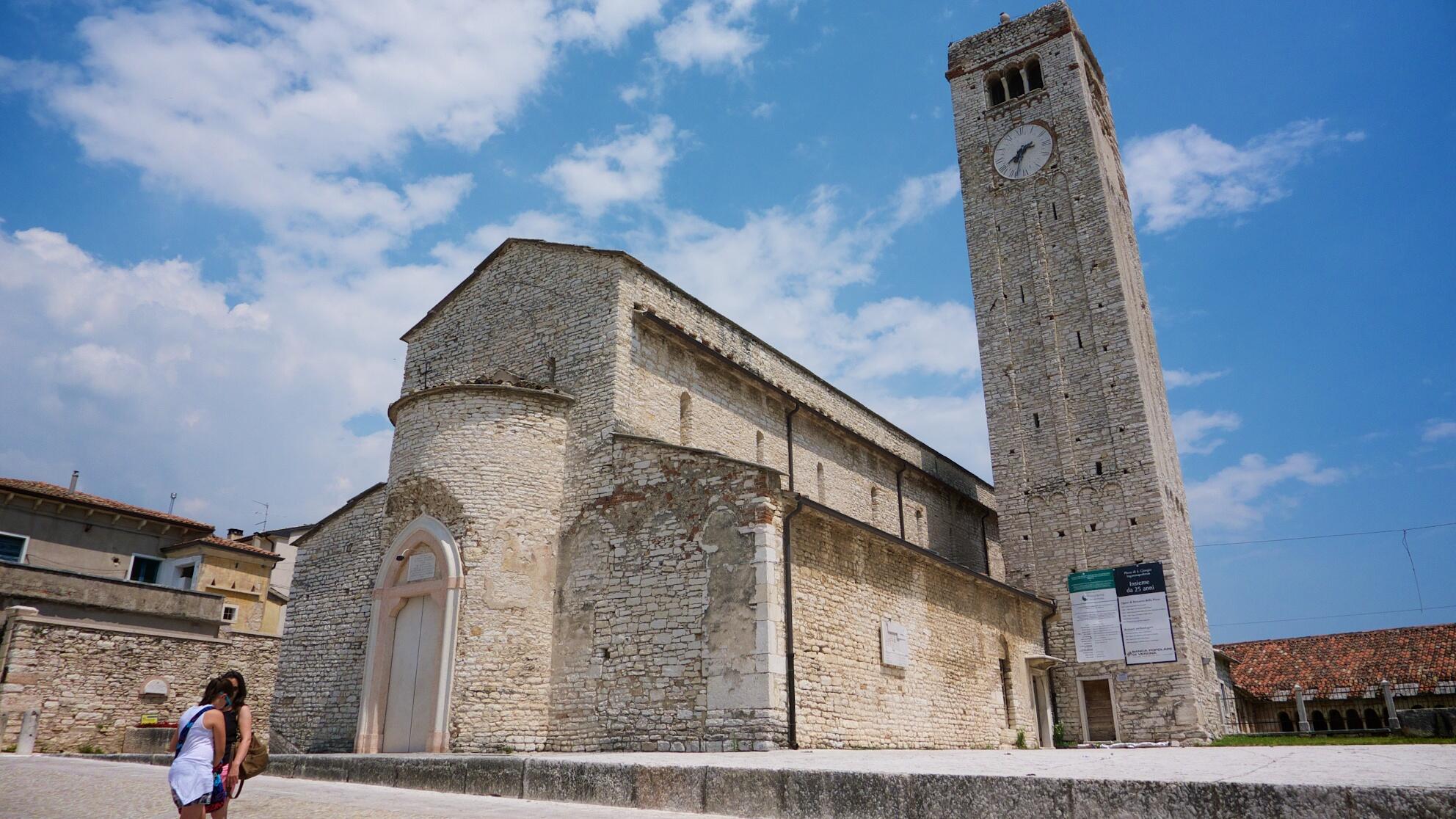 Bild ohne Beschreibung Bild ohne Beschreibung