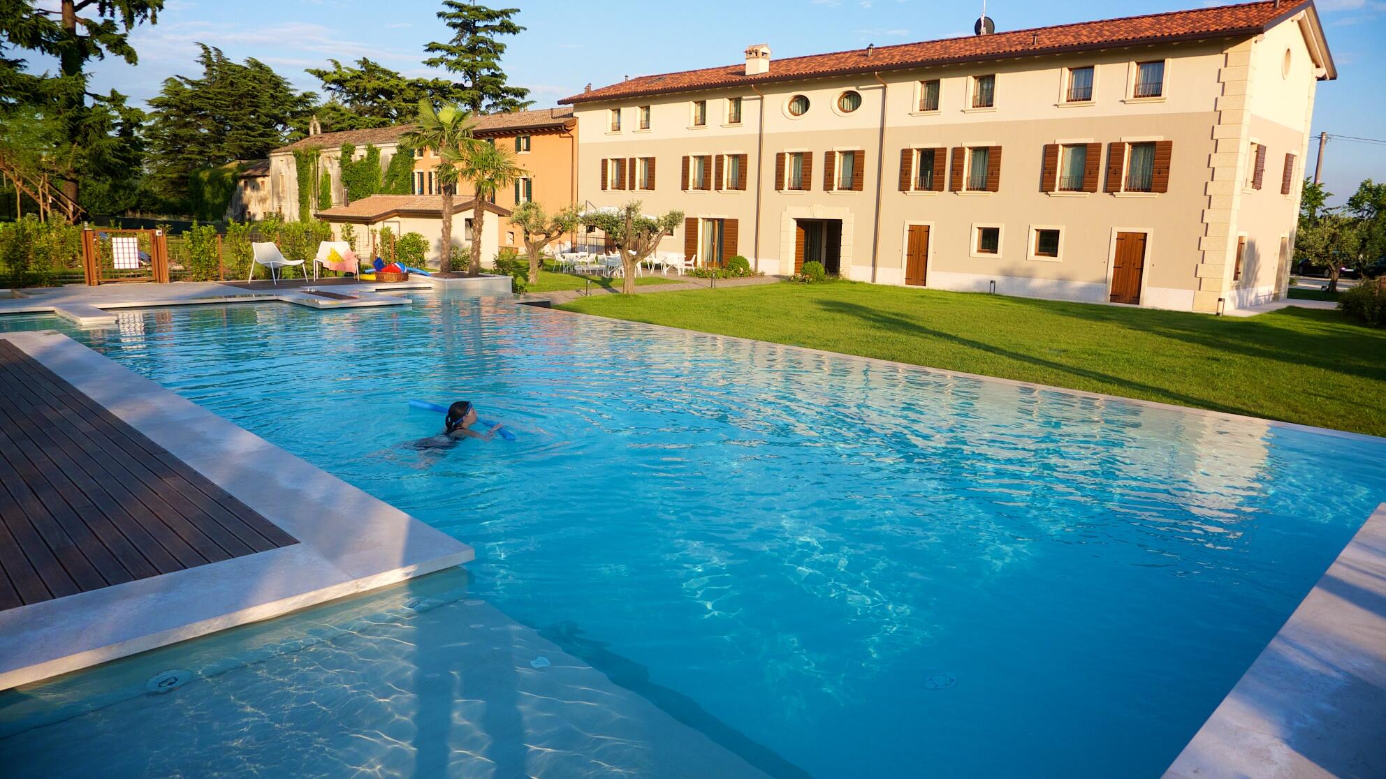 Bild ohne Beschreibung Bild ohne Beschreibung