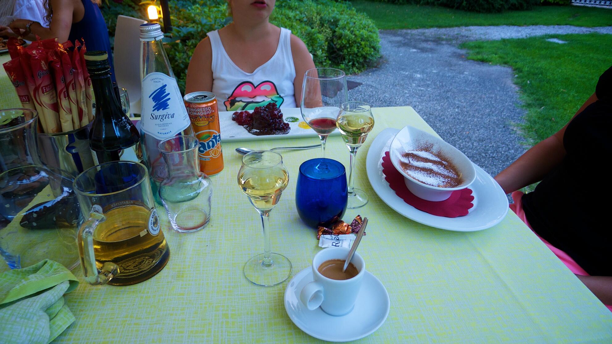 Bild ohne Beschreibung Bild ohne Beschreibung