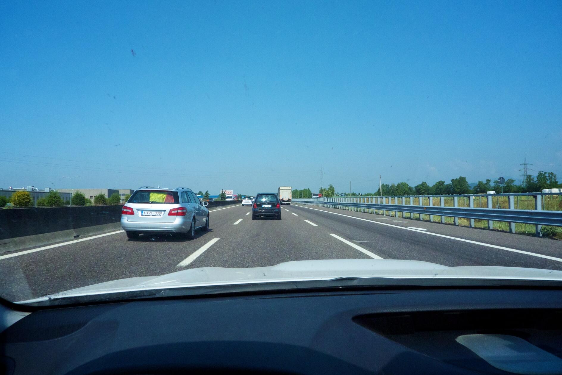 Bild ohne Beschreibung Bild ohne Beschreibung