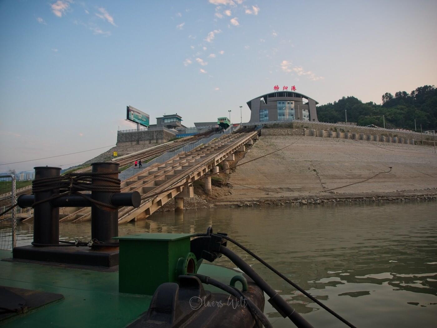 Bild ohne Beschreibung Bild ohne Beschreibung