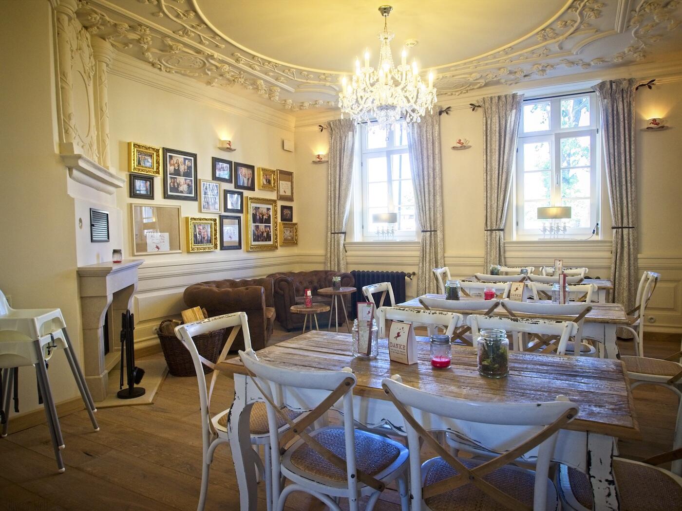 Bild ohne Beschreibung Bild ohne Beschreibung