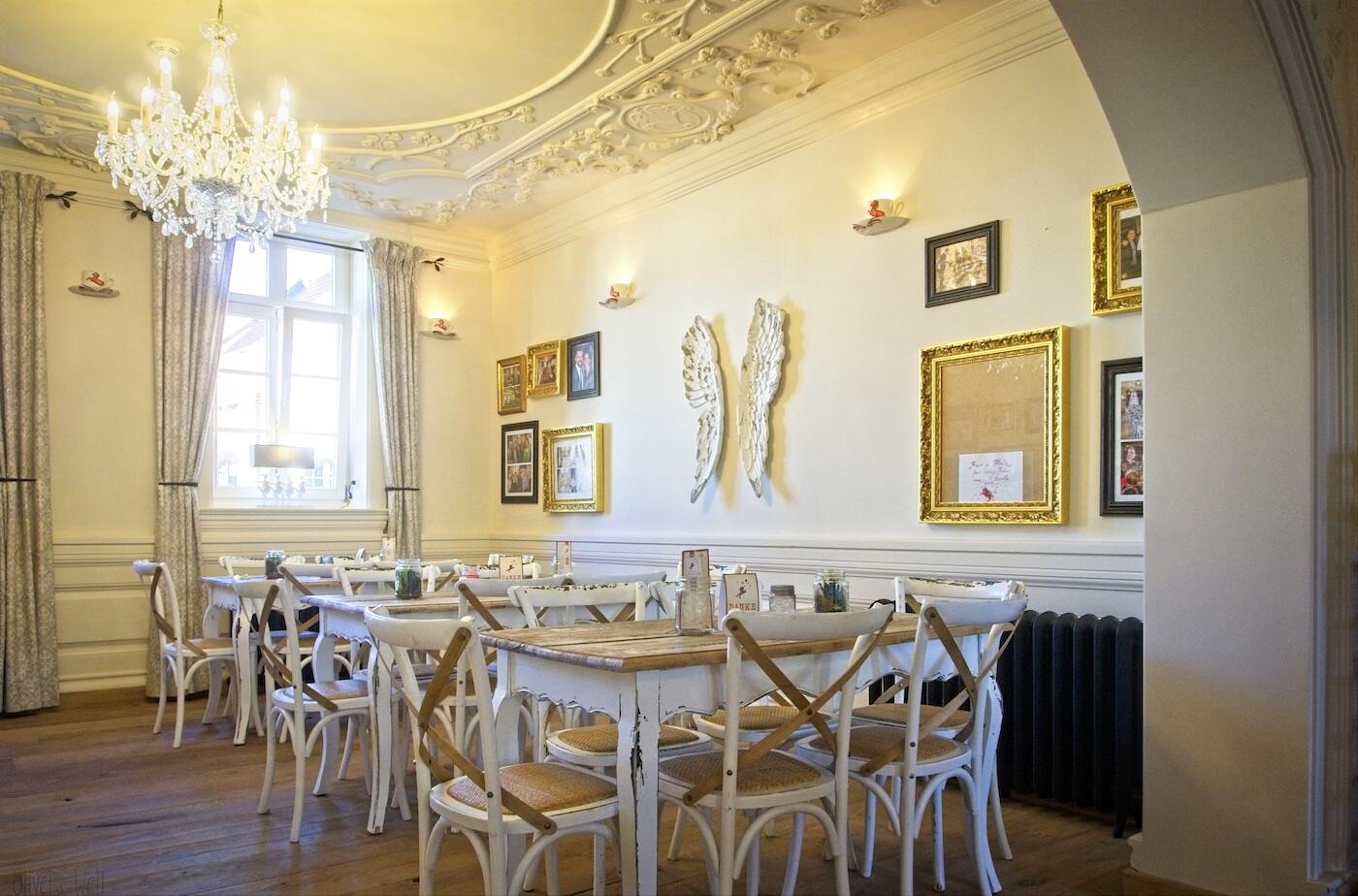 Bild ohne Beschreibung Bild ohne Beschreibung