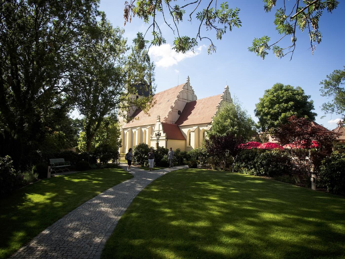 Bild ohne Beschreibung Bild ohne Beschreibung