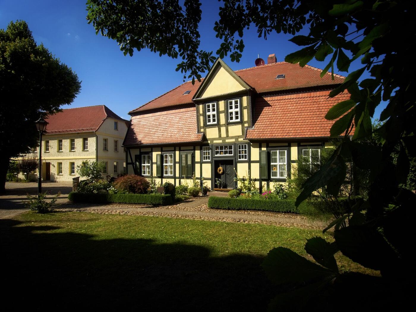 Bild ohne Beschreibung Bild ohne Beschreibung