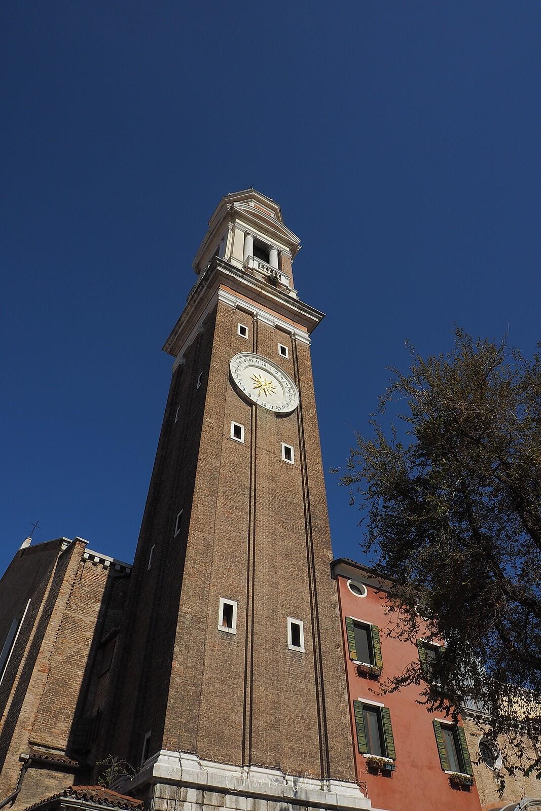 Bild ohne Beschreibung Bild ohne Beschreibung