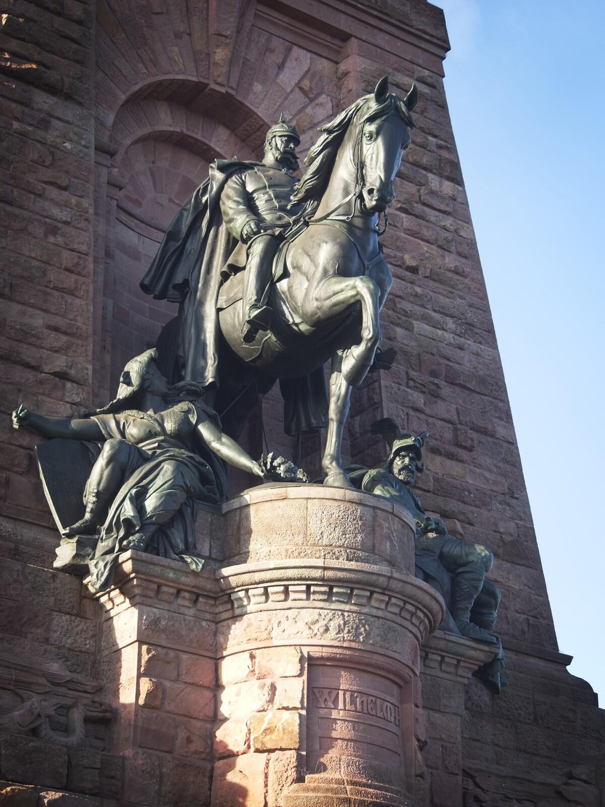 Bild ohne Beschreibung Bild ohne Beschreibung