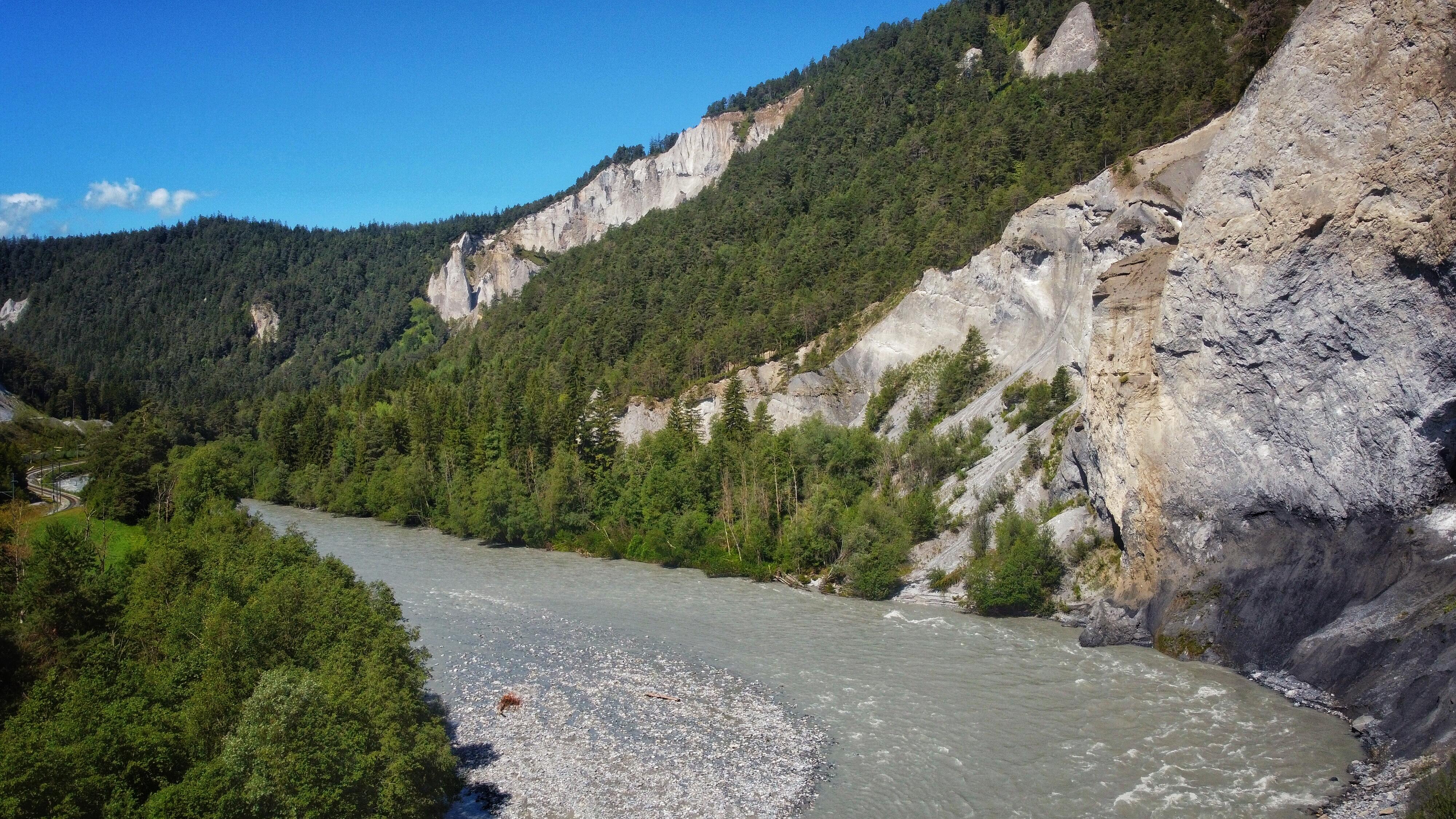 Bild ohne Beschreibung Bild ohne Beschreibung