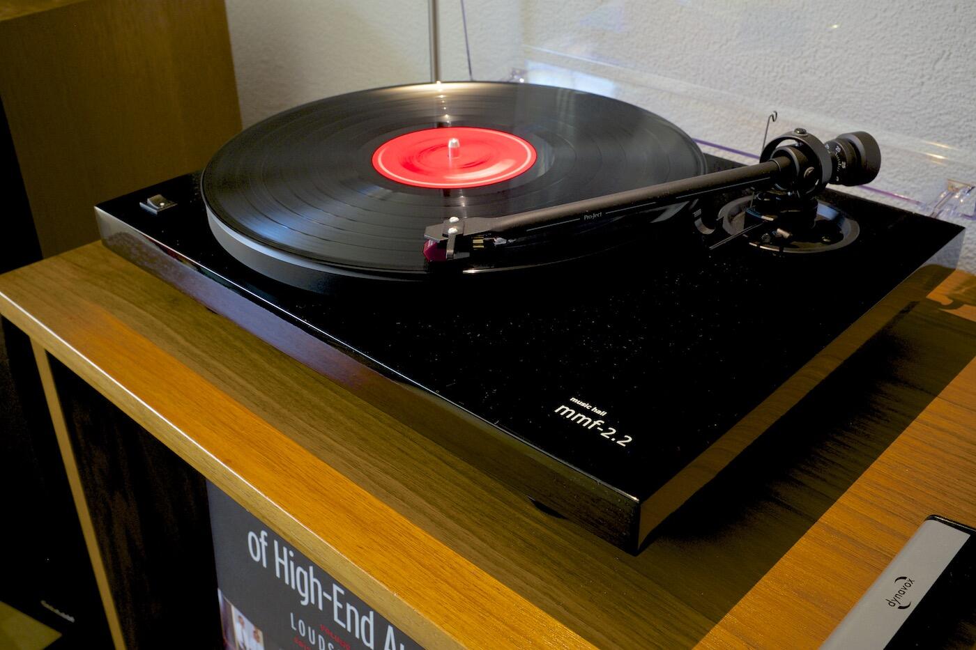 Plattenspieler-Music-Hall-mmf2.2-Vintage-Hifi-Setup-Vinyl-Recordplayer 12