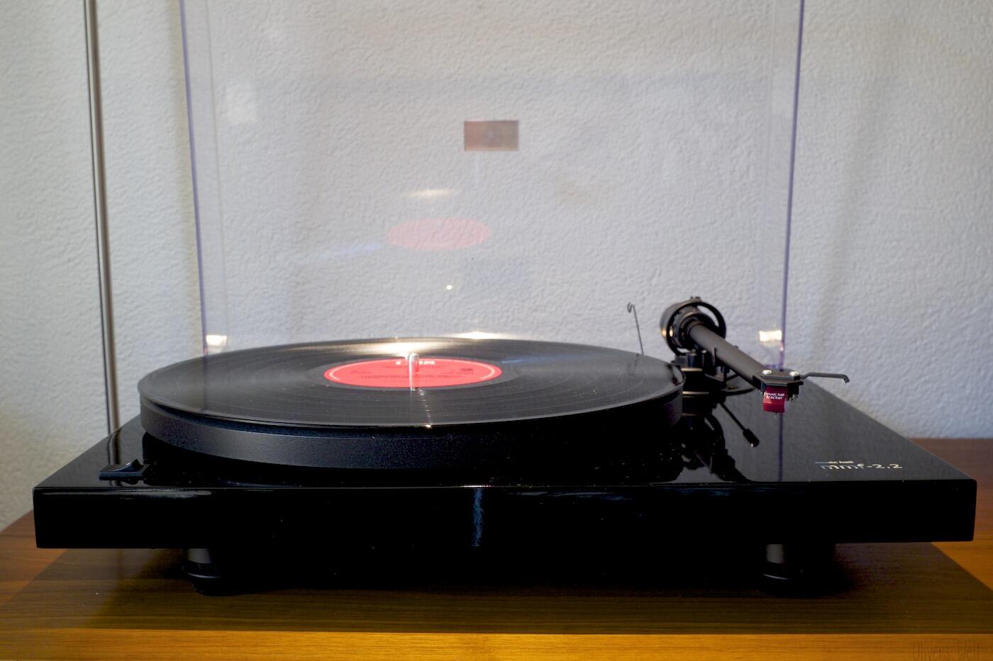 Plattenspieler-Music-Hall-mmf2.2-Vintage-Hifi-Setup-Vinyl-Recordplayer 5