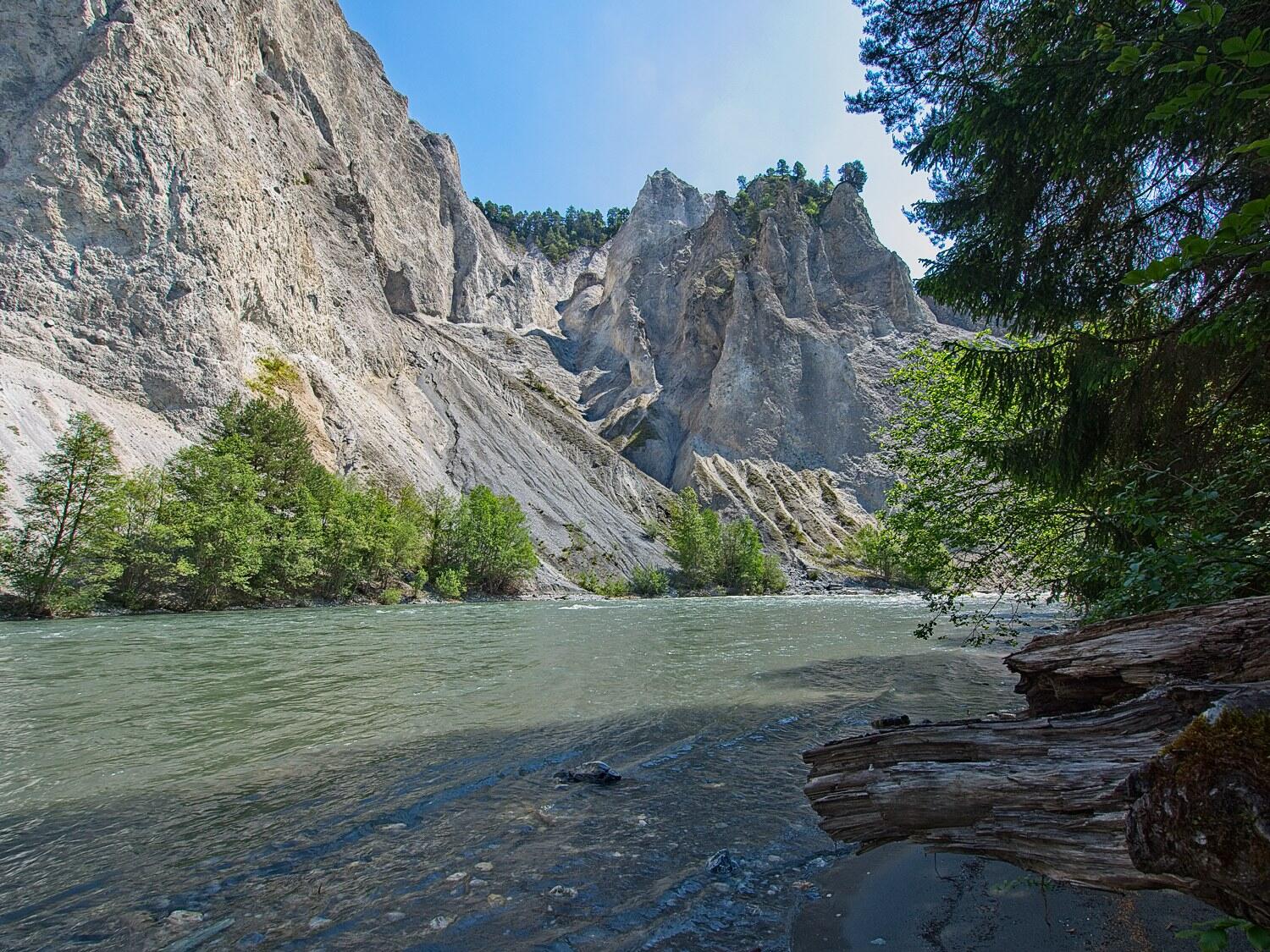 Bild ohne Beschreibung Bild ohne Beschreibung