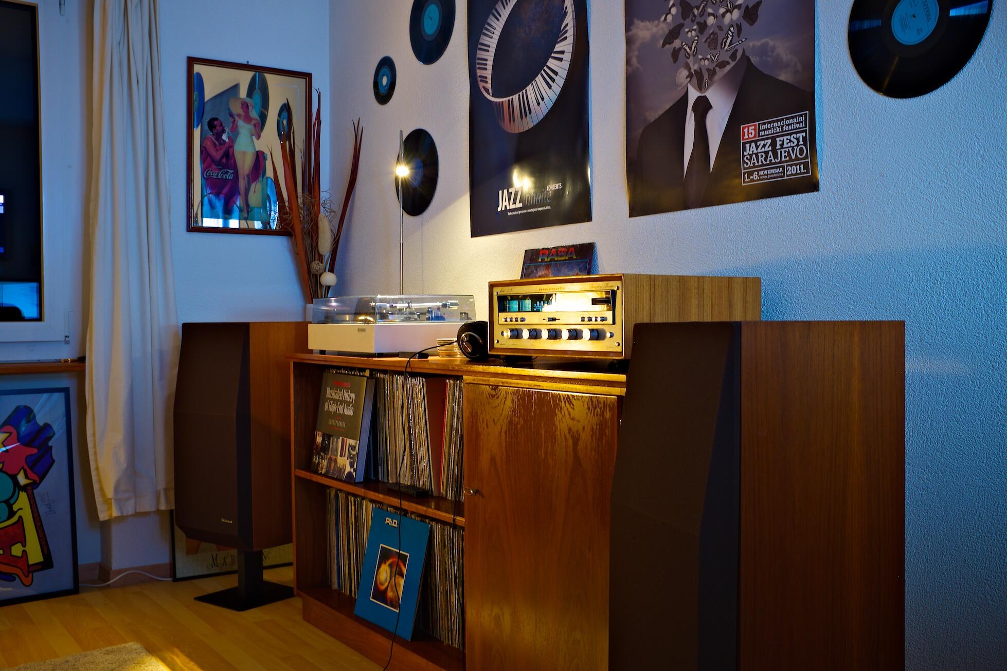 Marantz 2238, Woodcase W22 Marantz 2238, Woodcase W22