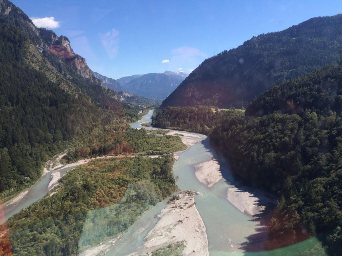 Bild ohne Beschreibung Bild ohne Beschreibung