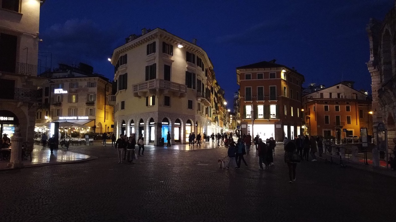 Bild ohne Beschreibung Bild ohne Beschreibung